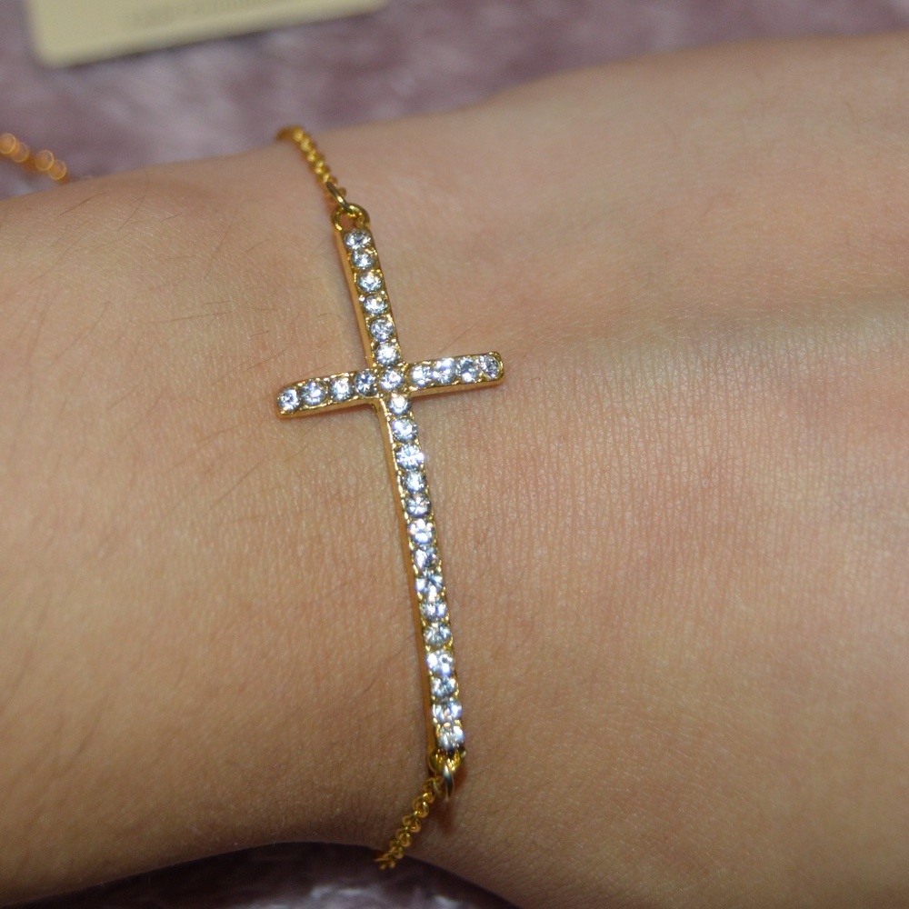 SALE $6 Fashion Cross Bracelet - Picture 1 of 4